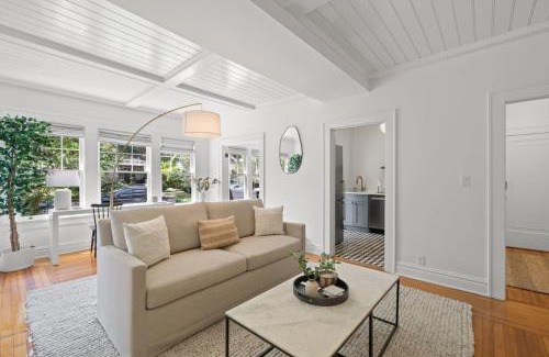 Hyde Park Apartamento | The Adaline Room #8 - Beautiful Hyde Park Apt, 2nd Floor, Steps to Bayshore