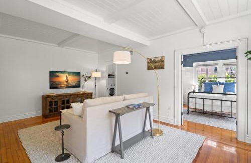 Hyde Park Apartamento | The Adaline Room #8 - Beautiful Hyde Park Apt, 2nd Floor, Steps to Bayshore