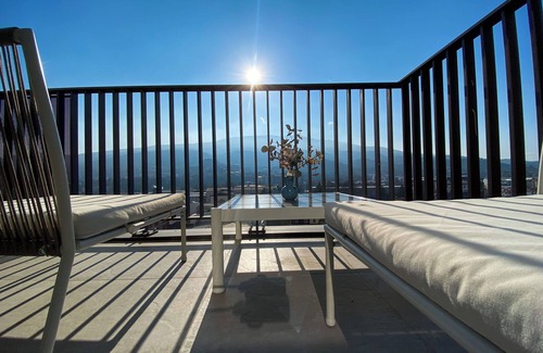 Centar Apartamento | The Address Central Luxury New Apartment, Parking, Workstation, & Ps5