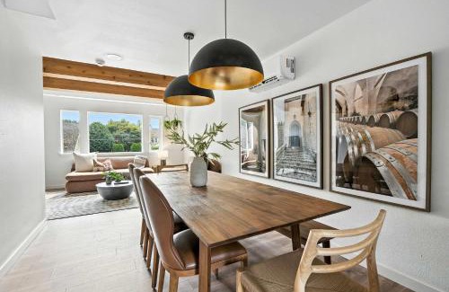 Kerns Casa | The Adelynn 5BR - Sleek - Spacious - Walkable