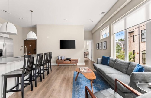 Hillsboro West End Apartamento | The Adjourn: cozy condo near Vandy w/ parking