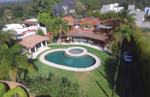 Cuernavaca Villa | La Casa de Adobe está cerca de Tepoztlán (10 km) y de Cuernavaca (10 km)