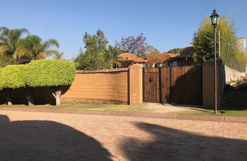 Cuernavaca Villa | La Casa de Adobe está cerca de Tepoztlán (10 km) y de Cuernavaca (10 km)