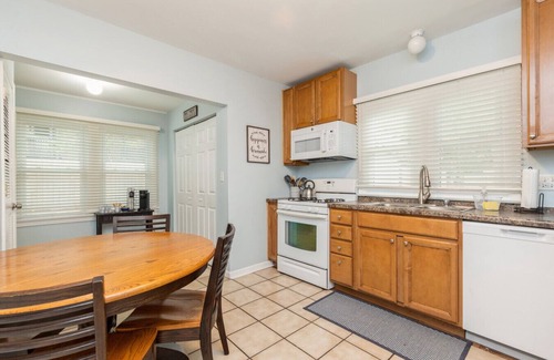 Wauconda Casa | The Adorable "Blue Breeze"!