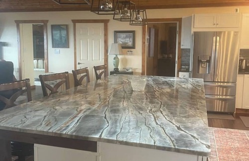 Del Rio Casa | The Aerie House + Bear's Den Cabin @ Bull Mountain