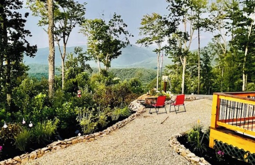 Del Rio Casa | The Aerie House + Bear's Den Cabin @ Bull Mountain