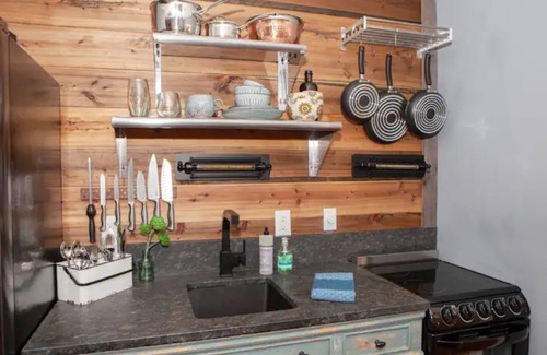 Wilmington Historic District Apartamento | The Aether - Luxe King -1 BLK 2 RVR- Free PKG