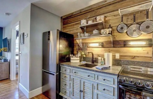 Wilmington Historic District Apartamento | The Aether - Luxe King -1 BLK 2 RVR- Free PKG