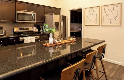 Porterville Casa | The Agave Zen, BBQ, Hot Tub, Xbox +!