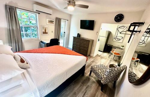 Central Fort Lauderdale Casa | The Agustin Guesthouse - Men Only Clothing Optional