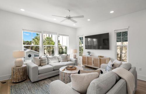 Clearwater Beach Casa | The Akoya & Pearl Houses at the Gemma - 2 Homes with Private Pools Just Steps to Clearwater Beach