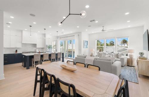 Clearwater Beach Casa | The Akoya & Pearl Houses at the Gemma - 2 Homes with Private Pools Just Steps to Clearwater Beach