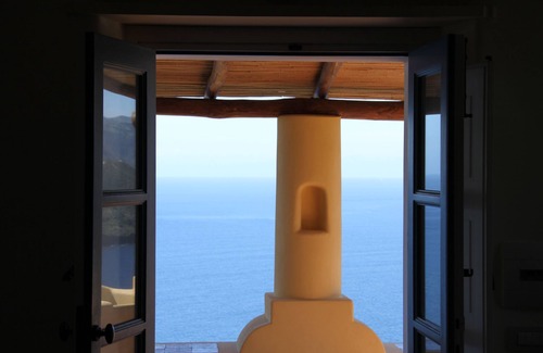 Lipari Casa | La casa del mandorlo