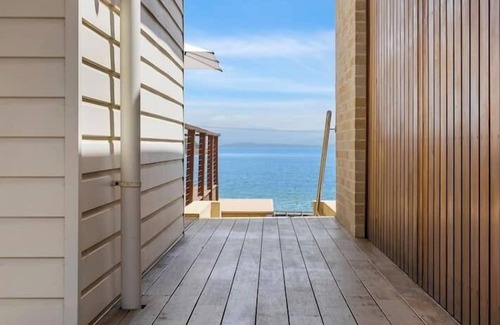 Kingborough Casa | 'The Alonnah' Beach House - Main House Only