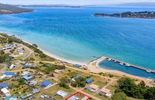 Alonnah Casa | 'The Alonnah' Beach House - Main House Only