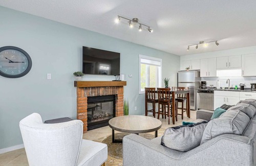 Collingwood Apartamento | The Alpine - Central Collingwood Condo