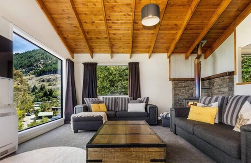Sunshine Bay Casa | The Alpine - Close to Central Queenstown