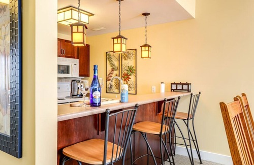 The Blue Mountains Apartamento | The Alpine Outlook: Golf, Pool, Mountain Views