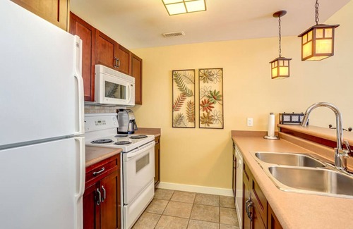 The Blue Mountains Apartamento | The Alpine Outlook: Golf, Pool, Mountain Views