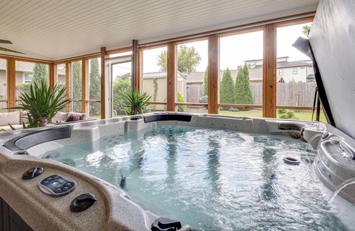 Hope Gardens Apartamento | The Alwin - Hot Tub & Amazing Nearby Restaurants