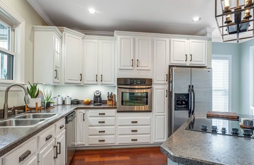 Hope Gardens Apartamento | The Alwin - Hot Tub & Amazing Nearby Restaurants
