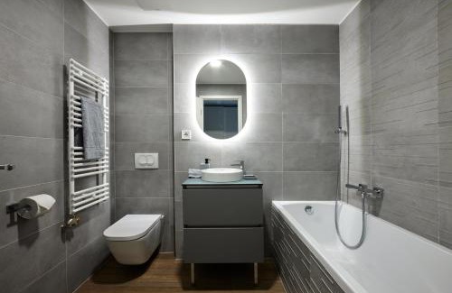 Palace District Hotel | The Amberlyn Suite Hotel