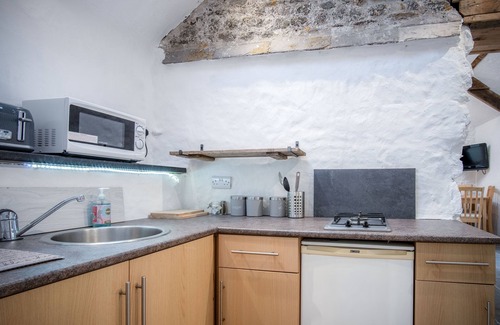 Castlemartin Cabaña | The Anchor Light - 1 Bed - Freshwest Beach Retreat