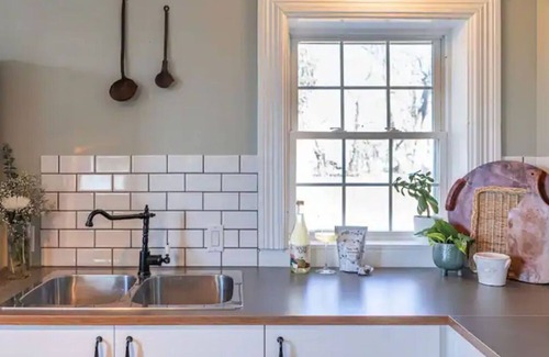 Merrickville-Wolford Cabaña | The Annex- cozy cottage in Merrickville village
