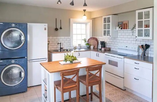Merrickville-Wolford Cabaña | The Annex- cozy cottage in Merrickville village