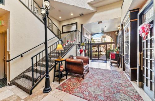 East Central Hotel | The Anniversary Inn - Fifth South