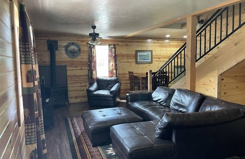 Cooke City-Silver Gate Cabina | The Antler Luxury Cabin! Cooke City, at the entrance of Yellowstone's NE Gate and Lamar Valley