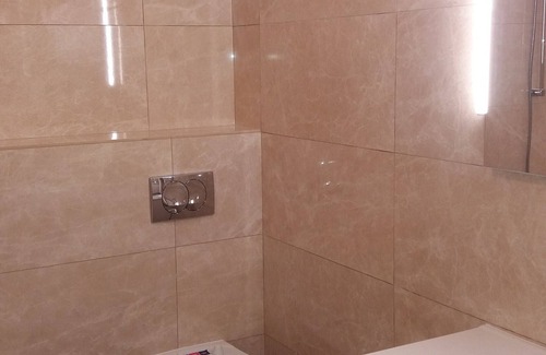 Ploiesti Apartamento | el apartamento es ideal para familias, acogedor para pasar una maravillosa estancia