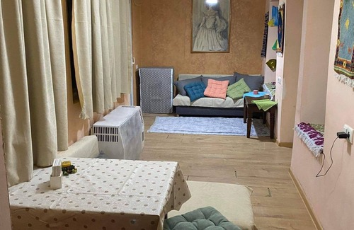 mtatsminda Apartamento | The apartment is in a cozy and quiet environment