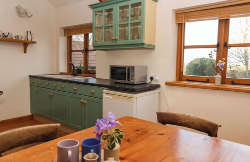 Spaxton Cabaña | THE APPLE HOUSE, pet friendly, with open fire in Nether Stowey
