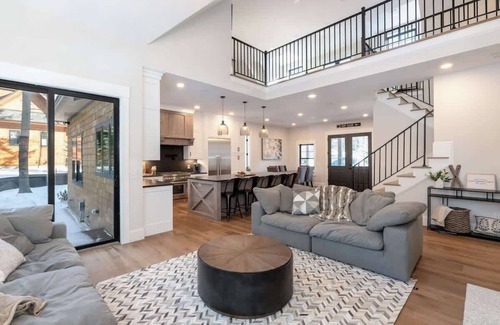 Lincoln Casa | The Après Ski Hideaway