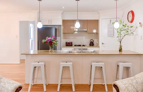 Augustine Heights Casa | "The Arcadia" : Luxury English Cottage / Near CBD / Nature / Privacy / Long Stay