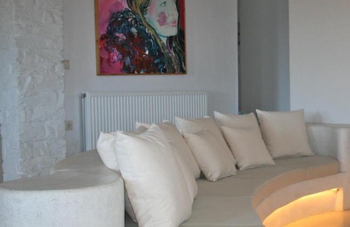 Vourkari Casa | The Art House