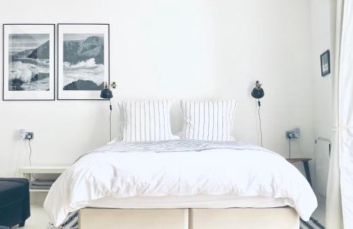 Cardigan Apartamento | The Art Room Apartment