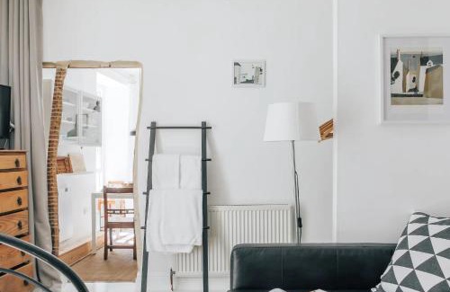Cardigan Apartamento | The Art Room Apartment