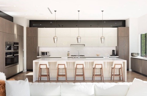 Fairfax District Casa | The Artezen Villa by Stay Awhile Villas