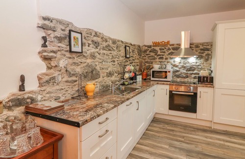 Glen of Aherlow Cabaña | THE ARTIST'S BARN, family friendly in Cappawhite, County Tipperary