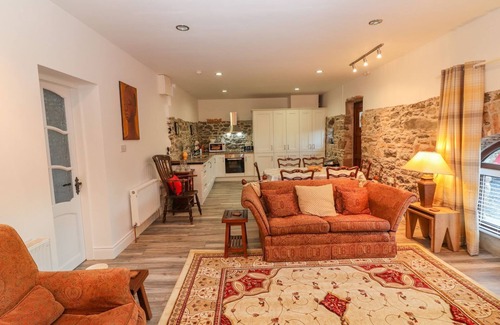 Glen of Aherlow Cabaña | THE ARTIST'S BARN, family friendly in Cappawhite, County Tipperary