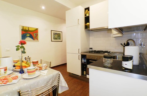 San Lorenzo Apartamento | Fantástico apartamento de 2 dormitorios 6 personas en San Lorenzo cerca de la estación de Termini