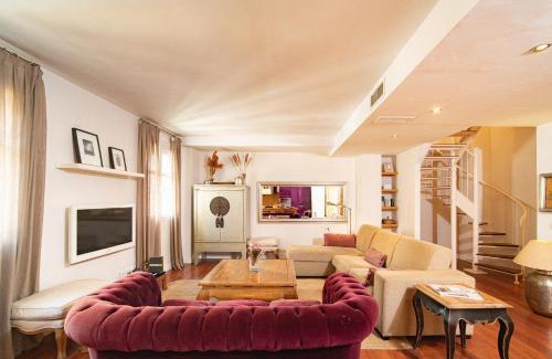 Doctor Barraquer-Grupo Renfe-Policlinico Apartamento | The Artist's House with Private Pool by SHS