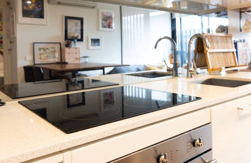 Brunswick East Apartamento | The Artists Sanctuary A Coveted Lifestyle Abode