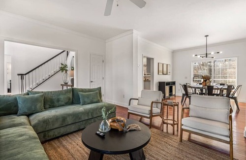 Asheville Casa | The Asheville White House