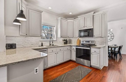 Asheville Casa | The Asheville White House
