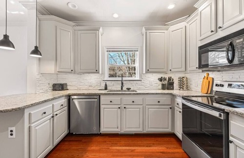 Asheville Casa | The Asheville White House