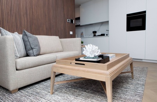 Bantry Bay Apartamento | The Atlantic Crown - 4BR Penthouse with Pool & Ocean View