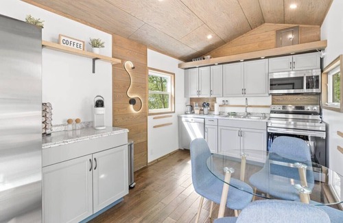 Wildwood Cabina | The Atlas Cedar Treehouse at Treetop Escapes!